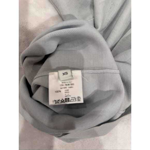 GIVENCHY PARIS size XS baby blue tee shirt - Picture 4 of 4